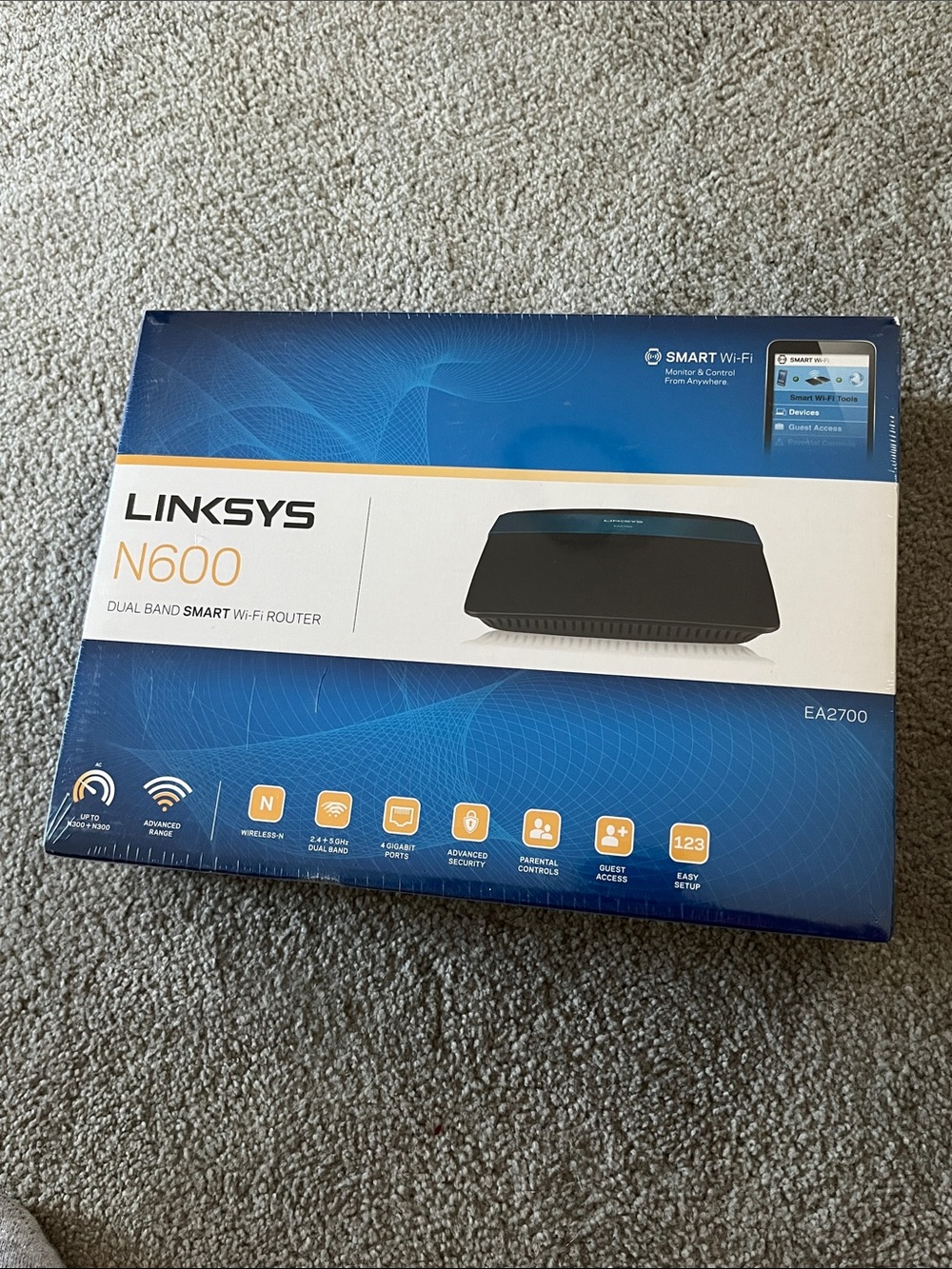 Linksys N600 Dual-Band Router — Black and Blue Box